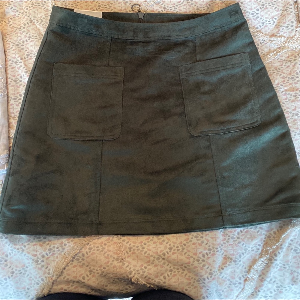 NWT shade hunter green skirt